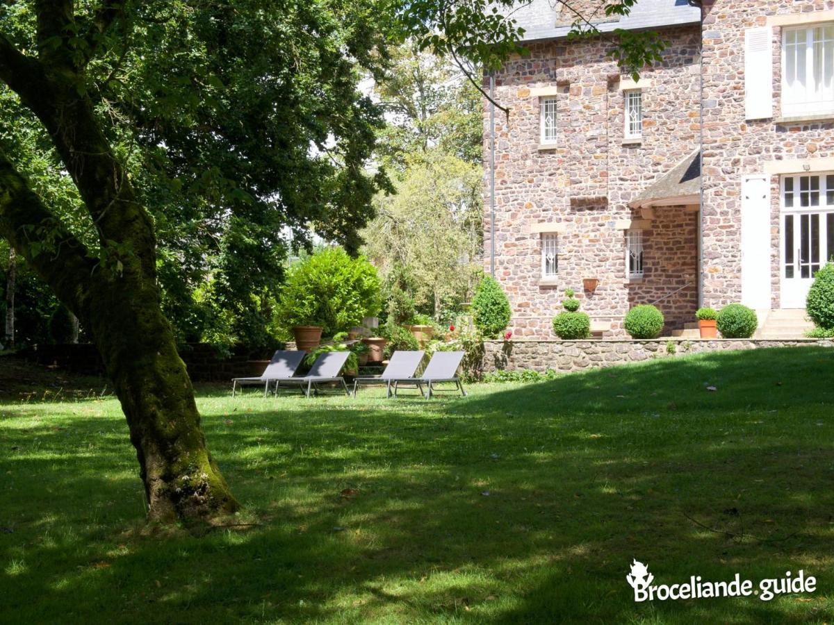 La Maison Rouge Broceliande Bed and Breakfast Montauban-de-Bretagne Exterior foto