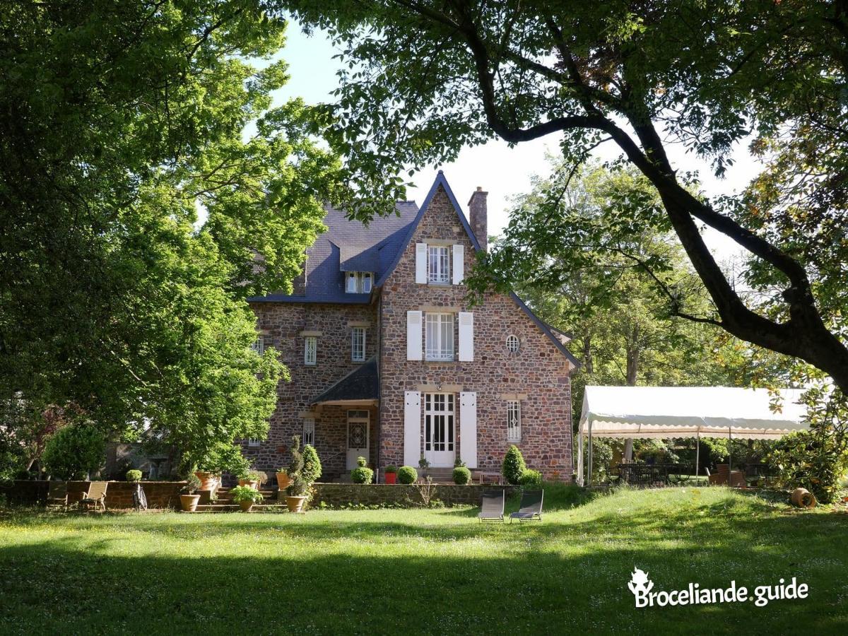 La Maison Rouge Broceliande Bed and Breakfast Montauban-de-Bretagne Exterior foto